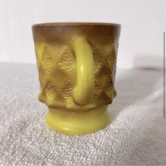 Vintage Anchor Hocking  Fire King Yellow Brown Textured Diamond Kimberly Mug - Picture 3 of 11